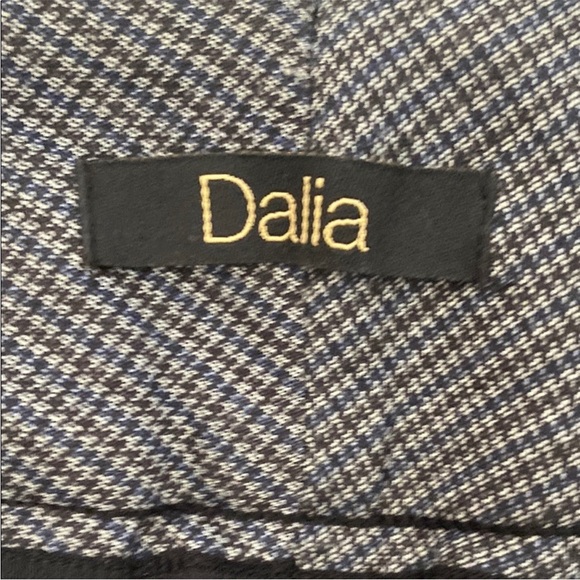 DALIA Women’s Gray Slim Fit Pants. Size M - Picture 4 of 9